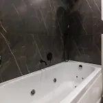 Leogrand Jacuzzi On Shevchenka 31a Appartement Lviv