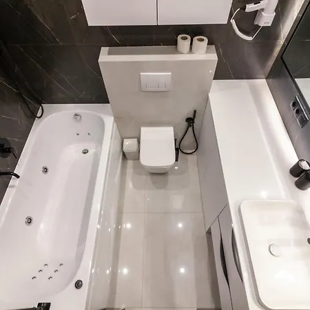 Leogrand Jacuzzi On Shevchenka 31a 利沃夫