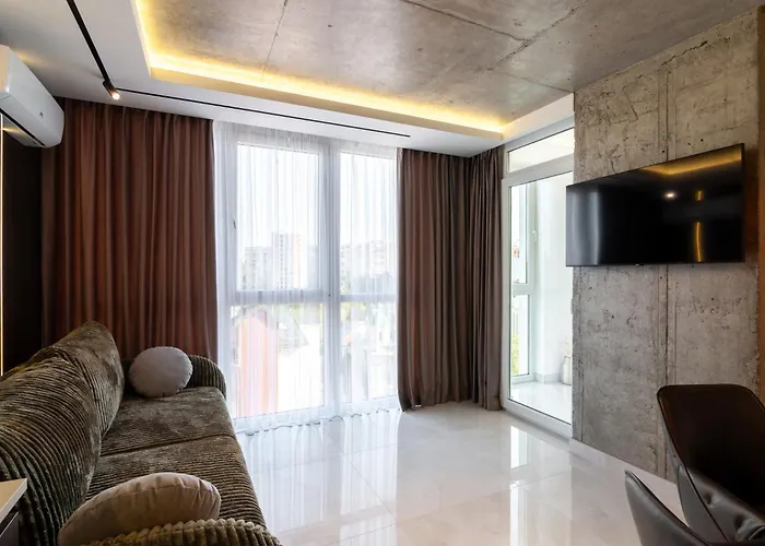 Leogrand Jacuzzi On Shevchenka 31a Apartamento Lviv