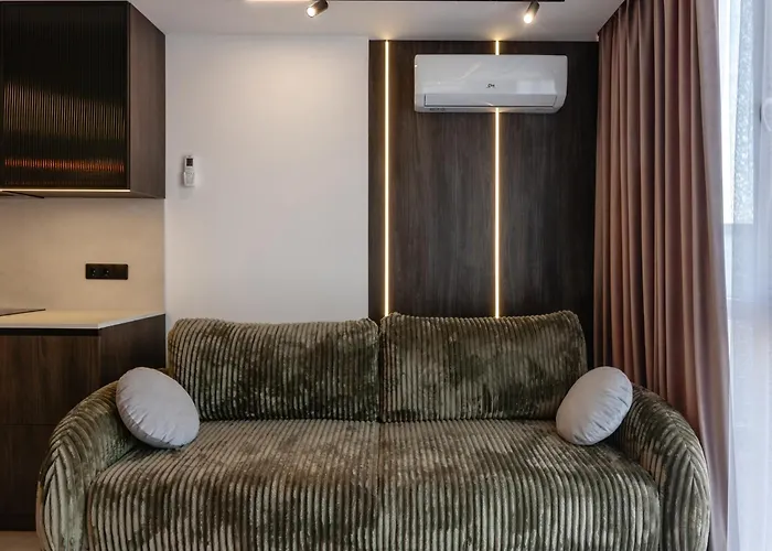 Leogrand Jacuzzi On Shevchenka 31a דירה לבוב